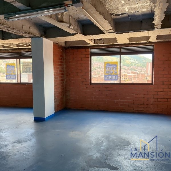 Bodega disponible para Arriendo en Bello Centro Foto numero 1